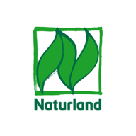 Das Bild zeigt das Logo von Naturland, das aus grünen Blättern und einem Schriftzug besteht.