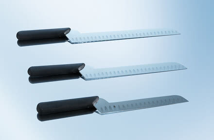 Käsemesser mit Kullenschliff